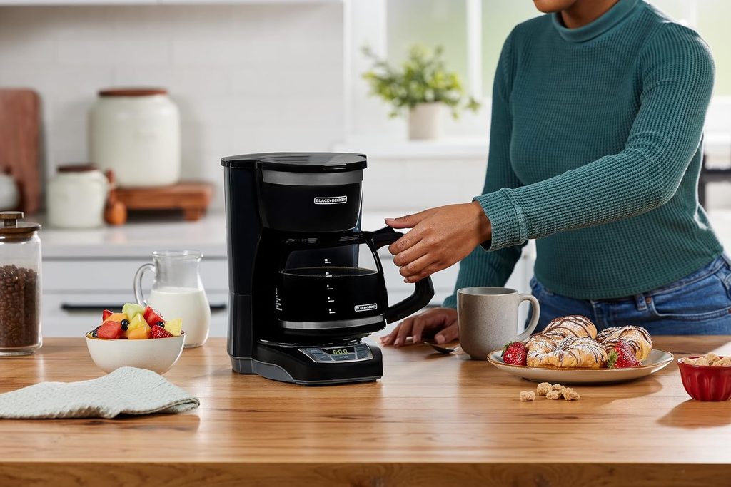 BLACK+DECKER 12-Cup Coffee Maker: Features and Buying Guide 4