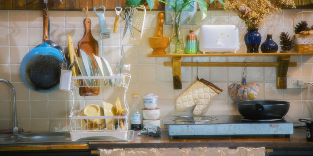 Dish Drying Rack Comparison: 8 Practical Options for Different Kitchen Needs 10 Dish drying rack comparison showing eight practical kitchen drying options, including countertop, over-sink, expandable, space-saving, and utensil-holder designs for different kitchen needs.